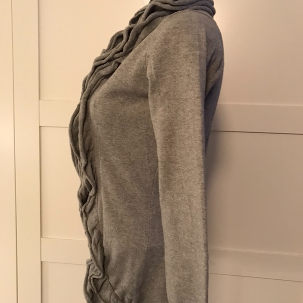 {BOGO} Romeo & Juliet Couture Cardigan Sweater - Picture 2 of 8